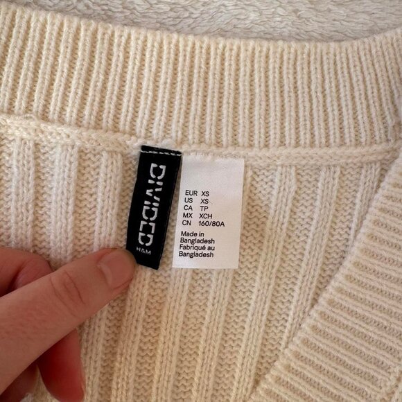 H&M divided white ribbed long sweater vest - Picture 4 of 4